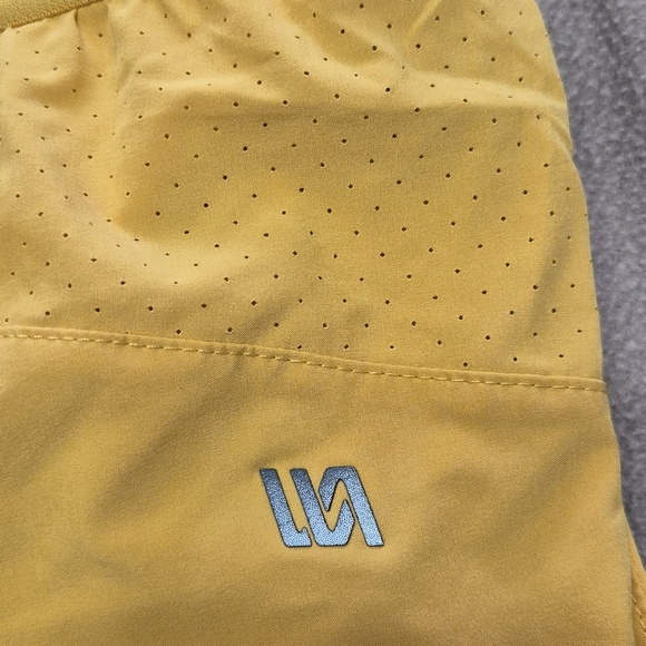 VRST Mens XXL 5" Accelerate Running Shorts Yellow Sunset Relaxed Fit NWT - Picture 3 of 9